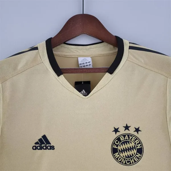 Bayern Munich 2004/05 Away Retro Jersey