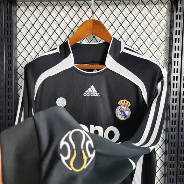 Real Madrid 2006/07 Away Long Sleeve Retro Jersey