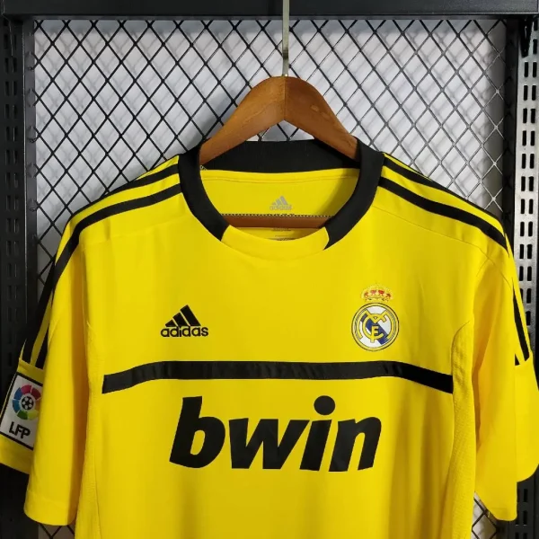 Real Madrid 2011/12 Yellow Goalkeeper Retro Jersey