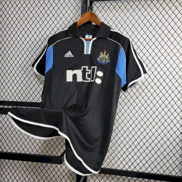 Newcastle United 2001/02 Away Retro Jersey